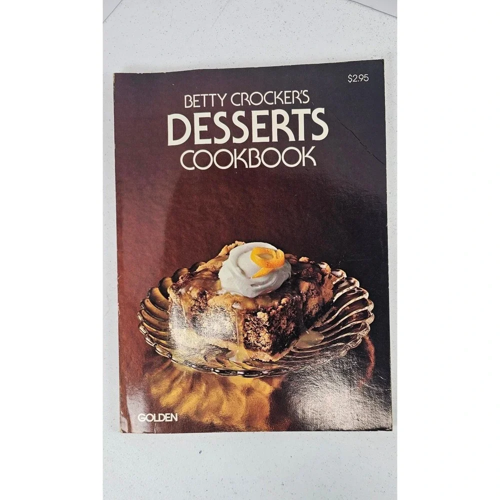 Betty Crockers Desserts Cookbook Golden Press‎ Vintage 1977 Baking Recipes
